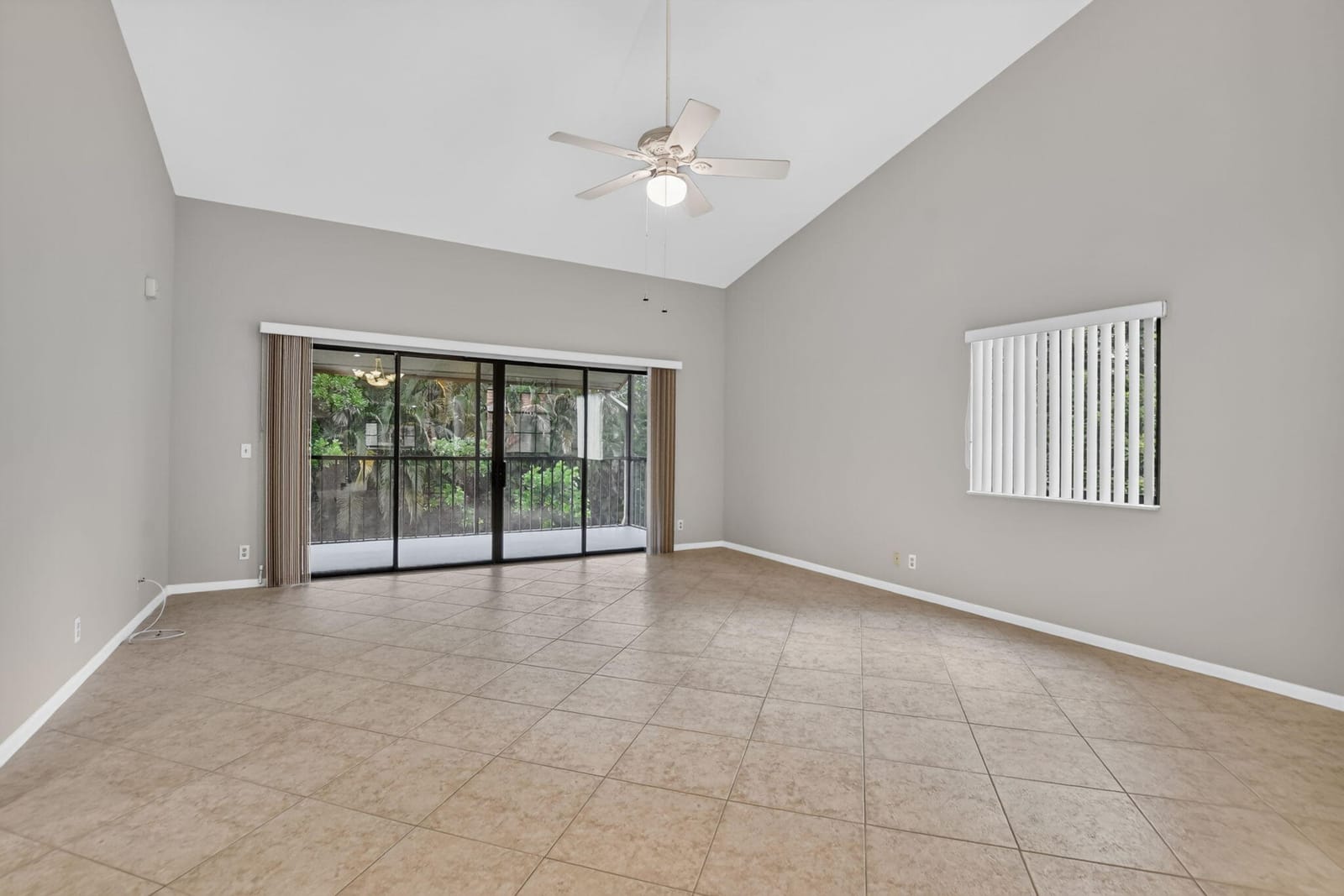 7864 LEXINGTON CLUB Boulevard D — photo 9
