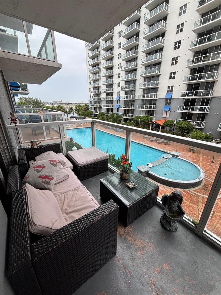 5085 NW 7th Street 608, Miami, FL 33126 photo 2