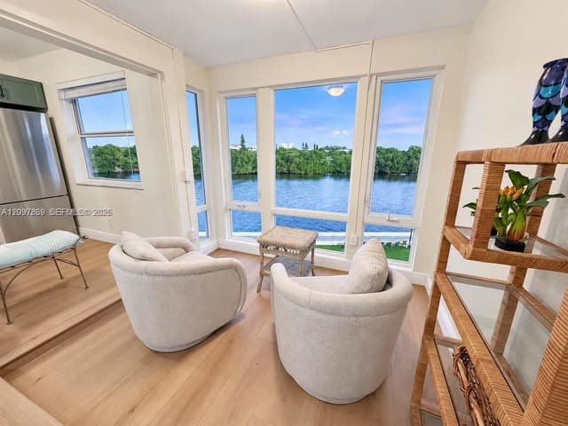 7 Colonial Club Drive 302, Boynton Beach, FL 33435