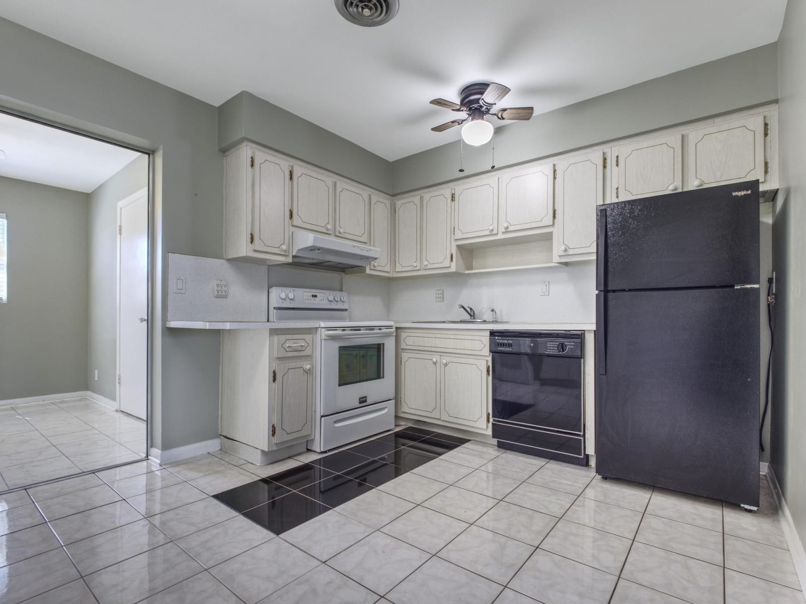 1300 Alho Drive — photo 2