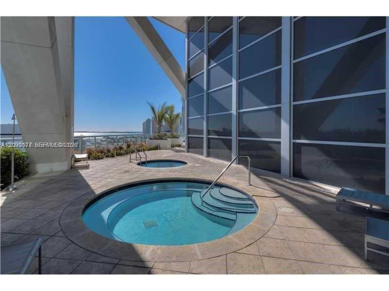 888 Biscayne Boulevard 3703 — photo 2
