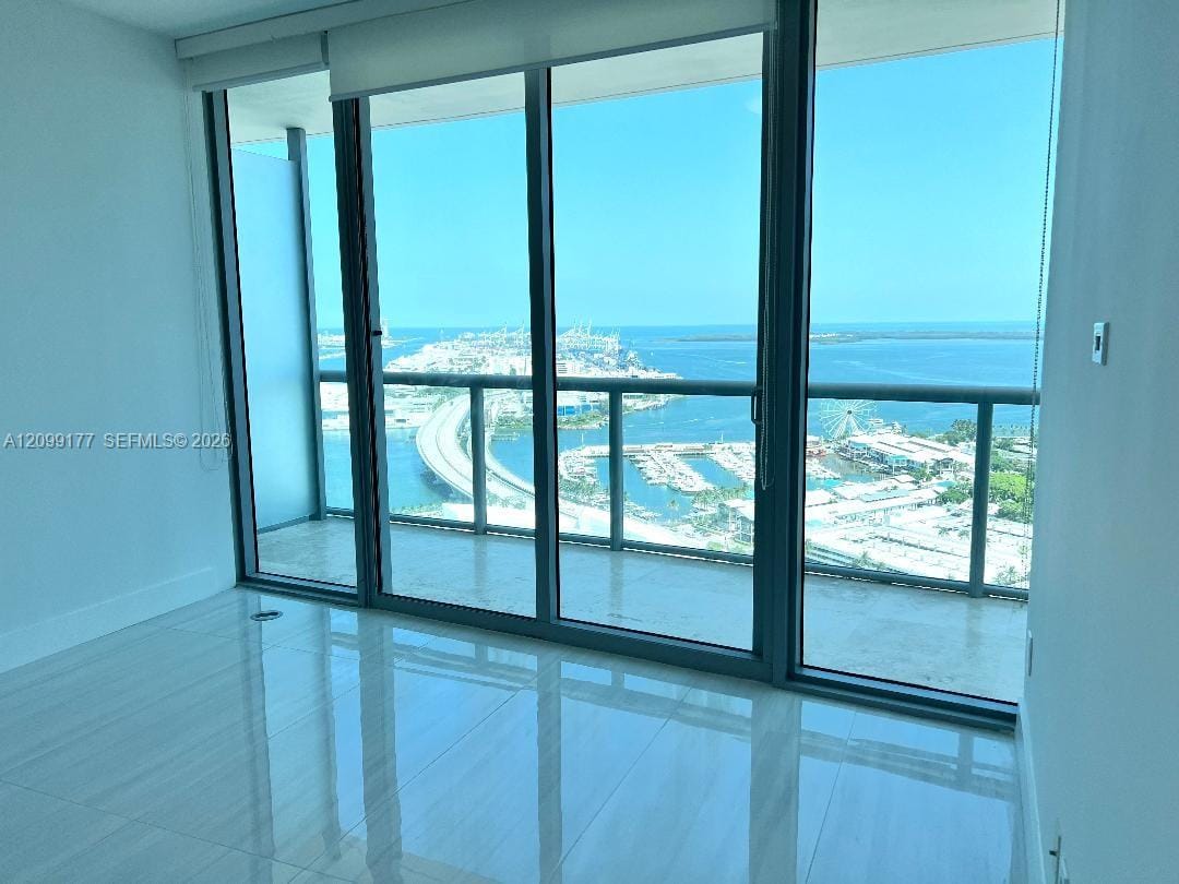 888 Biscayne Boulevard 3703 — photo 11