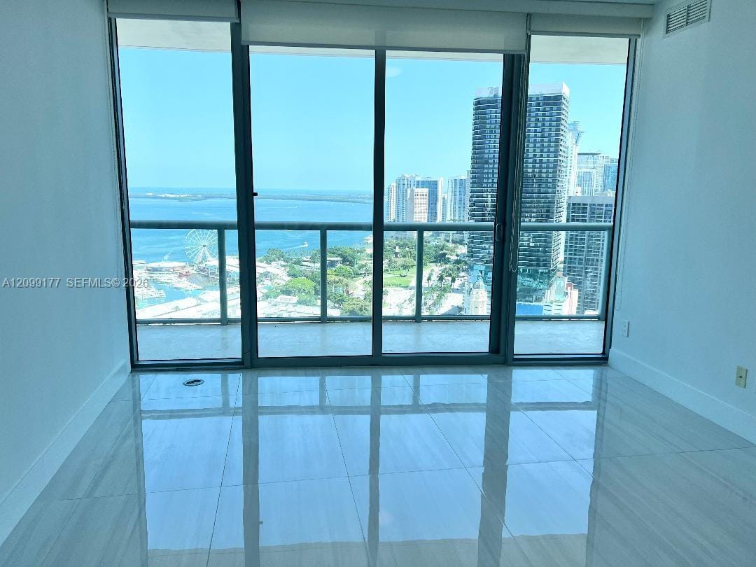 888 Biscayne Boulevard 3703 — photo 12