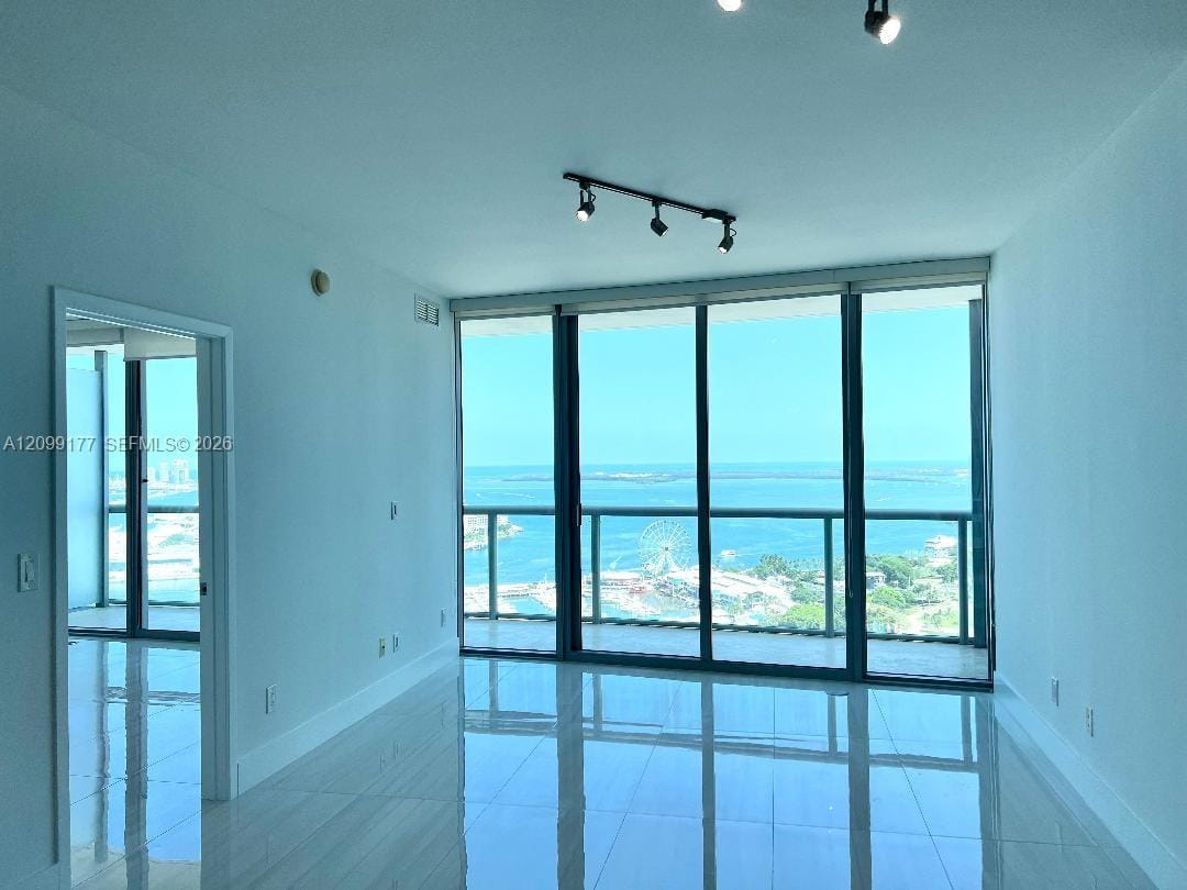888 Biscayne Boulevard 3703 — photo 10