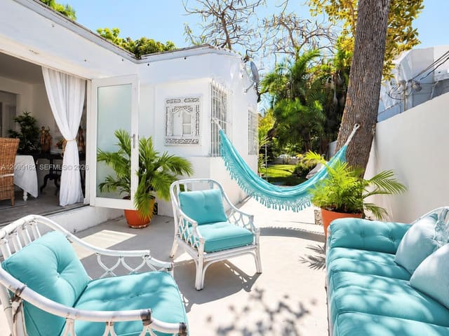 6910 Rue Notre Dame, Miami Beach, FL 33141