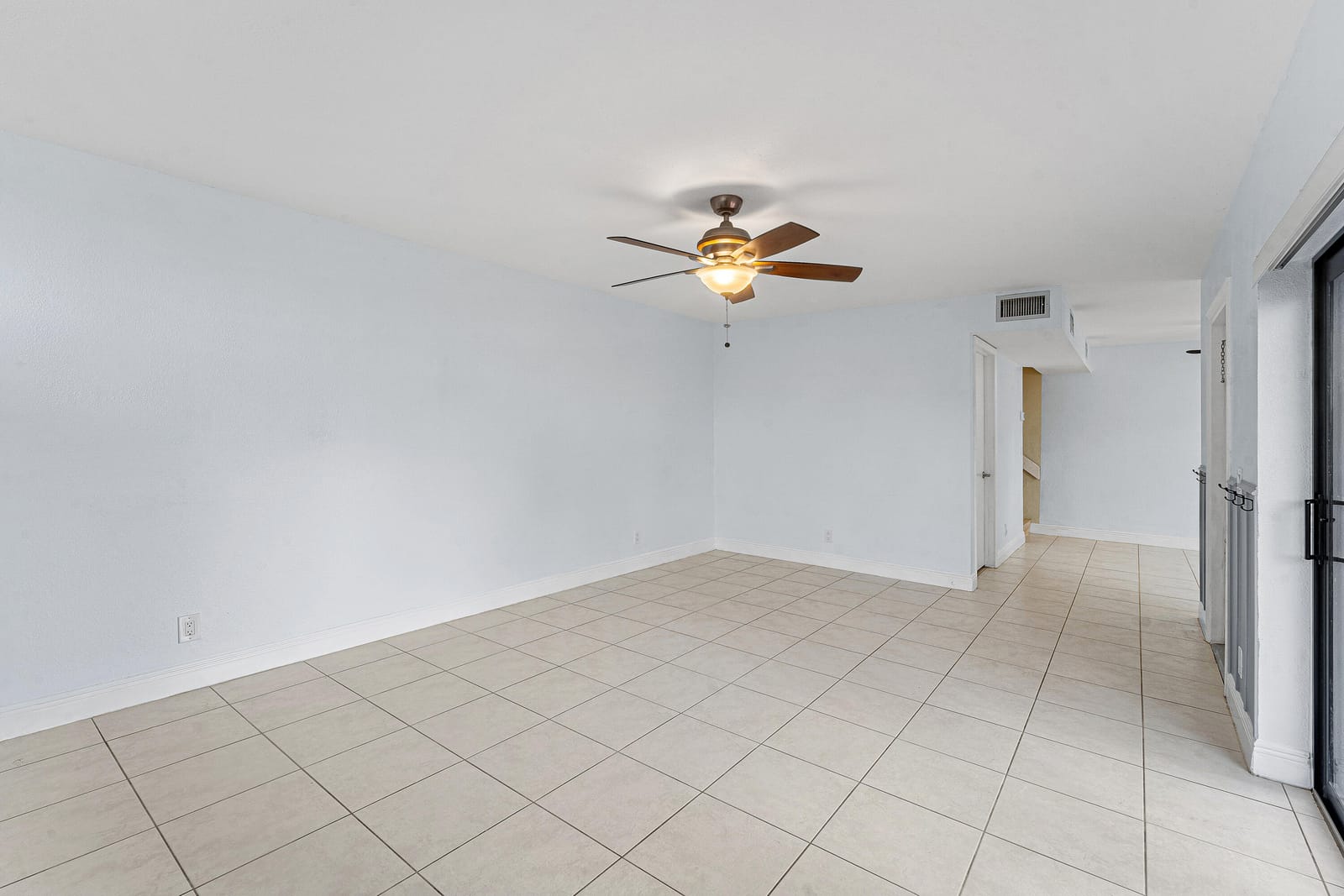 3754 Victoria Drive — photo 9
