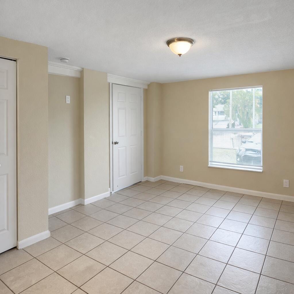 1520 W 11TH Street — photo 7