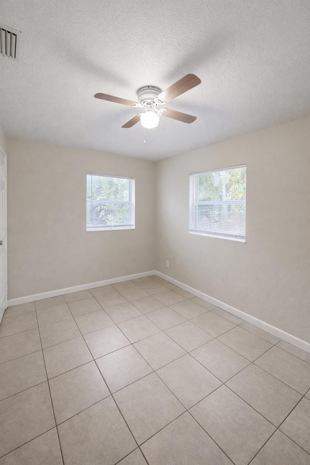 1520 W 11TH Street — photo 8