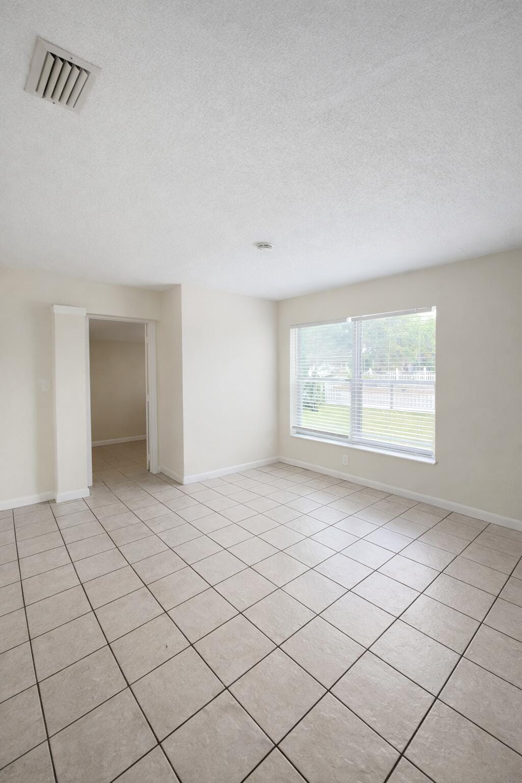 1520 W 11TH Street — photo 9
