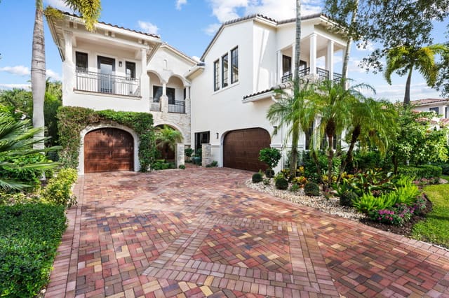 8242 EMERALD Avenue, Parkland, FL 33076
