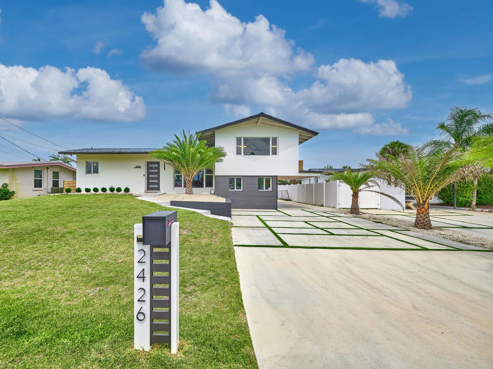 2426 Key Largo Lane — photo 2