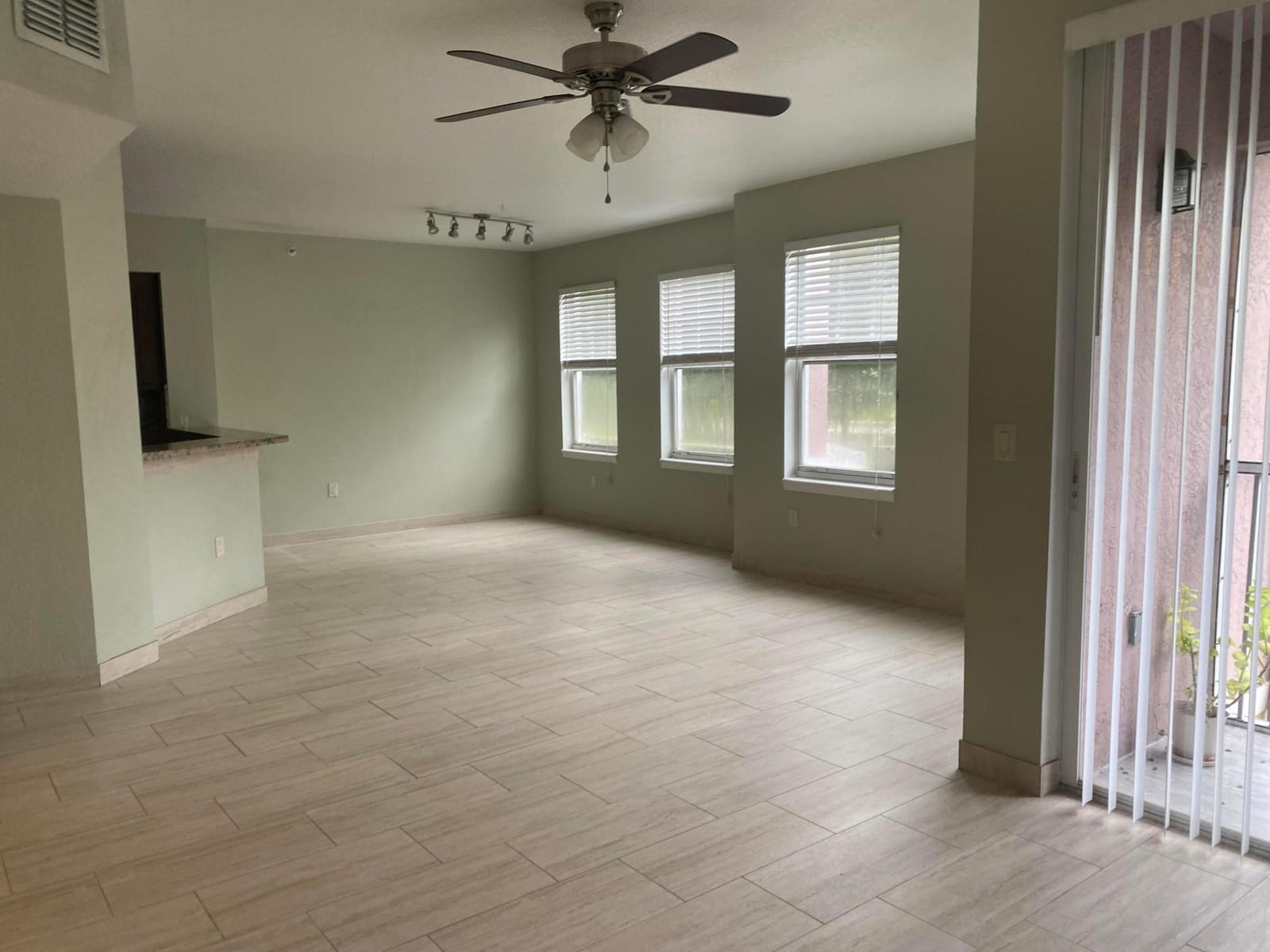 6920 W SAMPLE Road W 6920, Coral Springs, FL 33067 photo 3