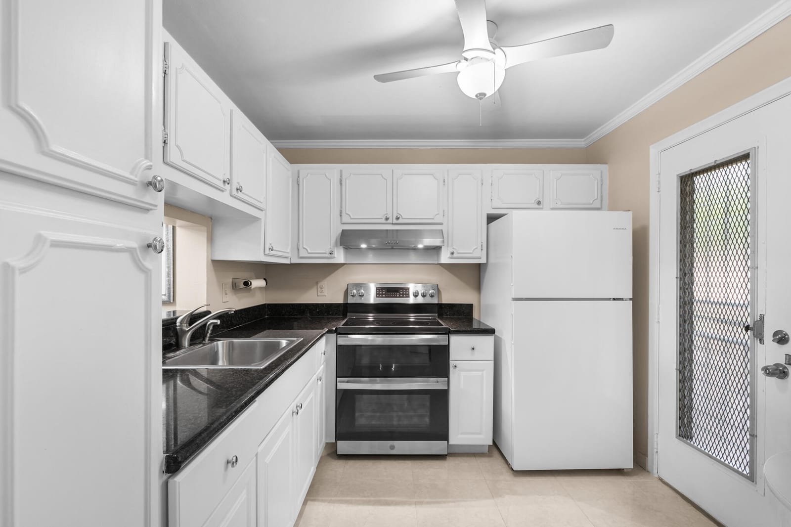 202 SE 10th Street 205, Dania Beach, FL 33004 photo 11