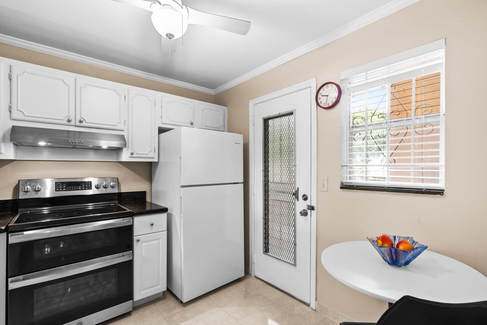 202 SE 10th Street 205, Dania Beach, FL 33004 photo 12