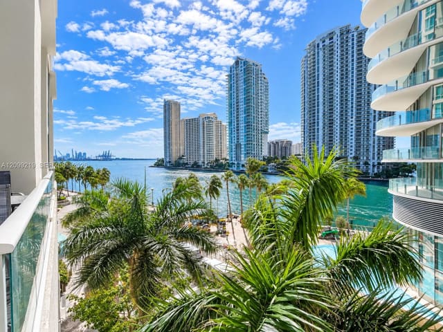 300 S Biscayne Boulevard L-406, Miami, FL 33131