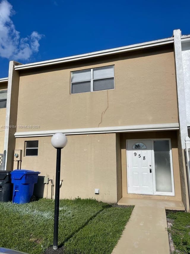 958 SW 74th Avenue, North Lauderdale, FL 33068