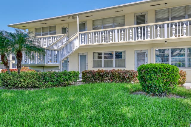 312 CAMDEN N, West Palm Beach, FL 33417