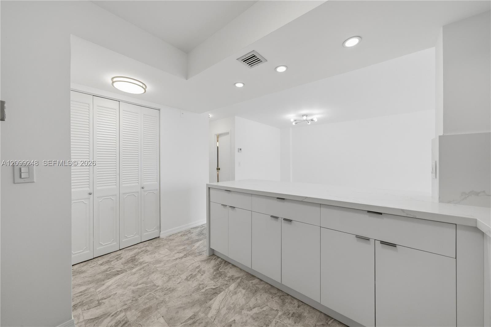 2049 S Ocean Drive 703 — photo 8