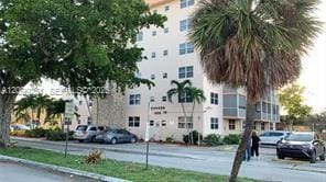 1830 Dixieanna Street 605, Hollywood, FL 33020