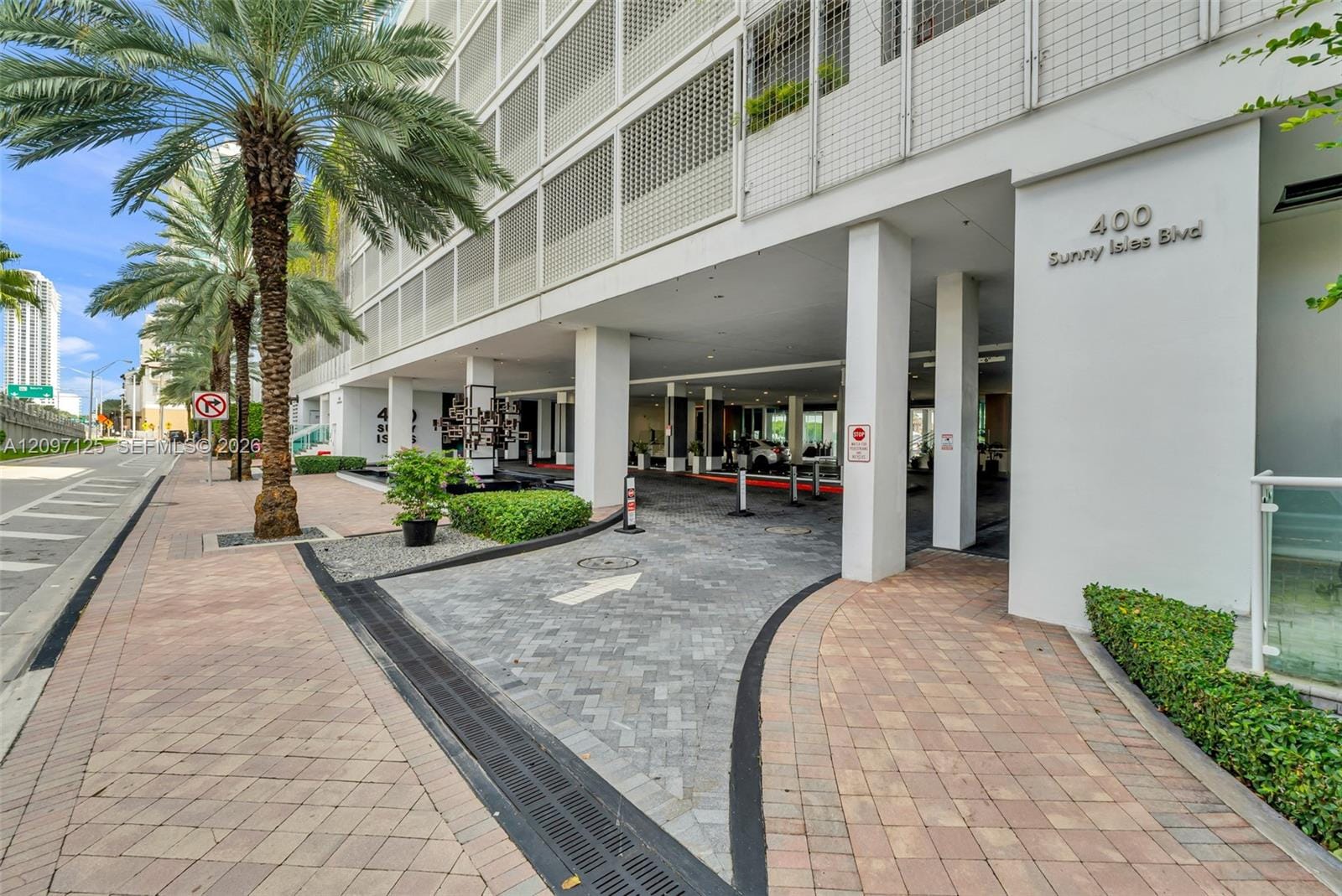 400 Sunny Isles Boulevard 916, Sunny Isles Beach, FL 33160 photo 2