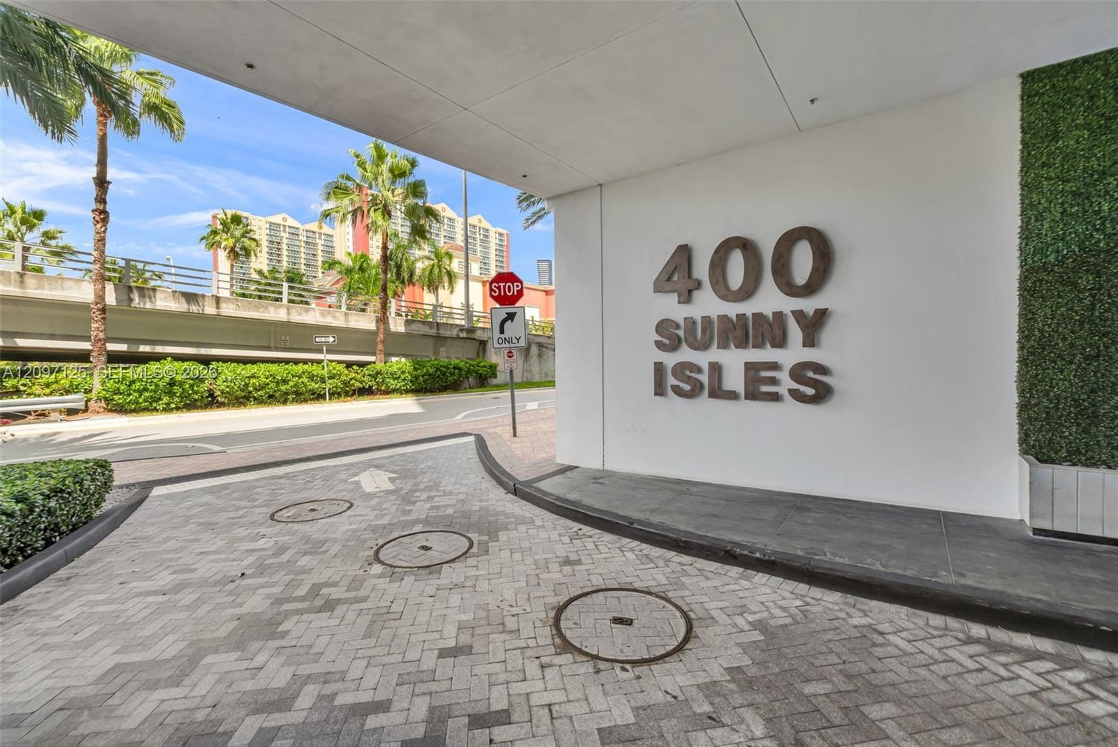 400 Sunny Isles Boulevard 916, Sunny Isles Beach, FL 33160 photo 3