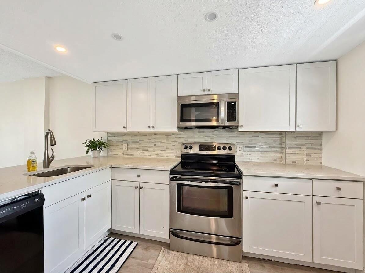 114 Royal Pk Drive 3A — photo 4