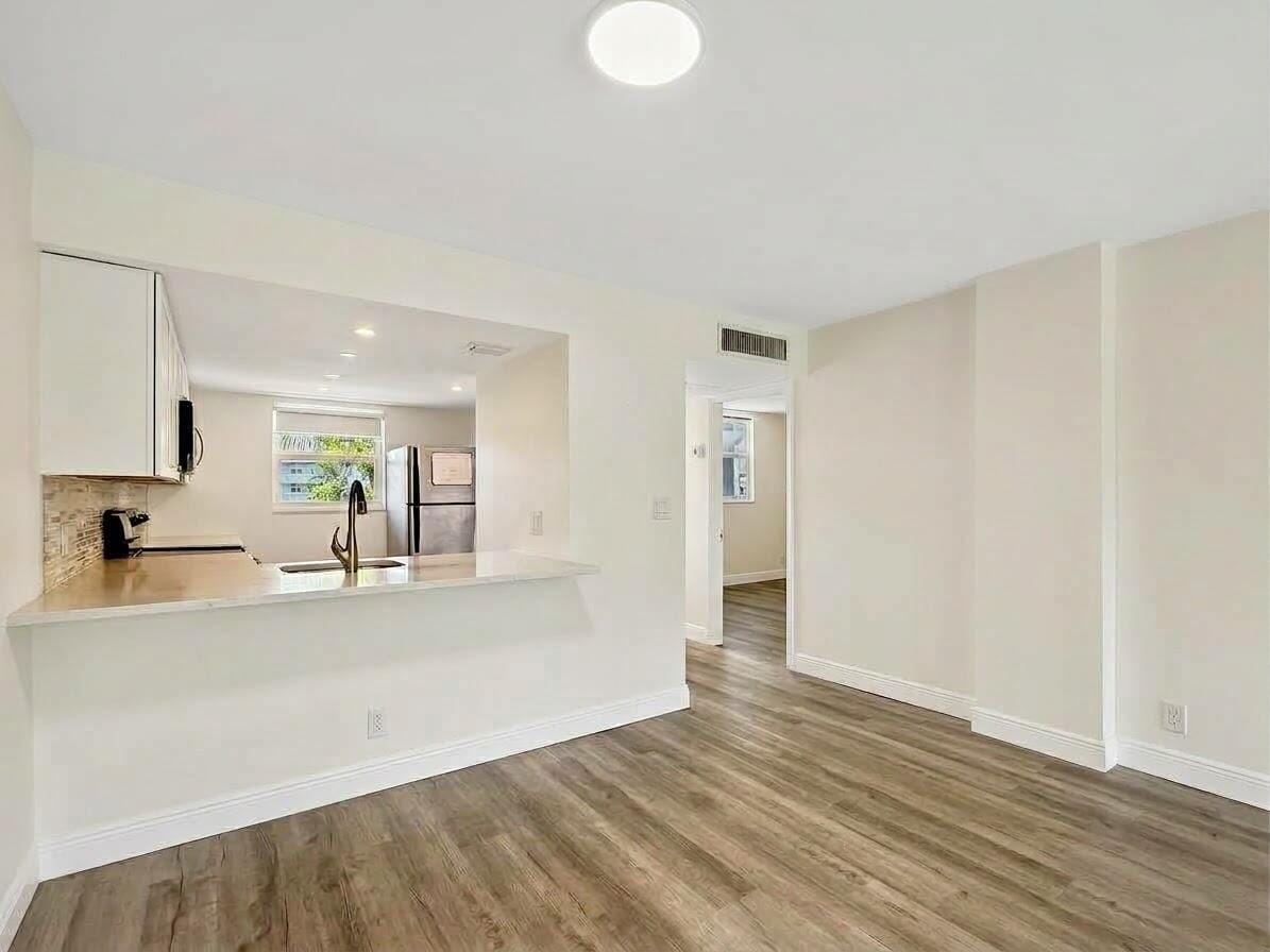 114 Royal Pk Drive 3A — photo 6