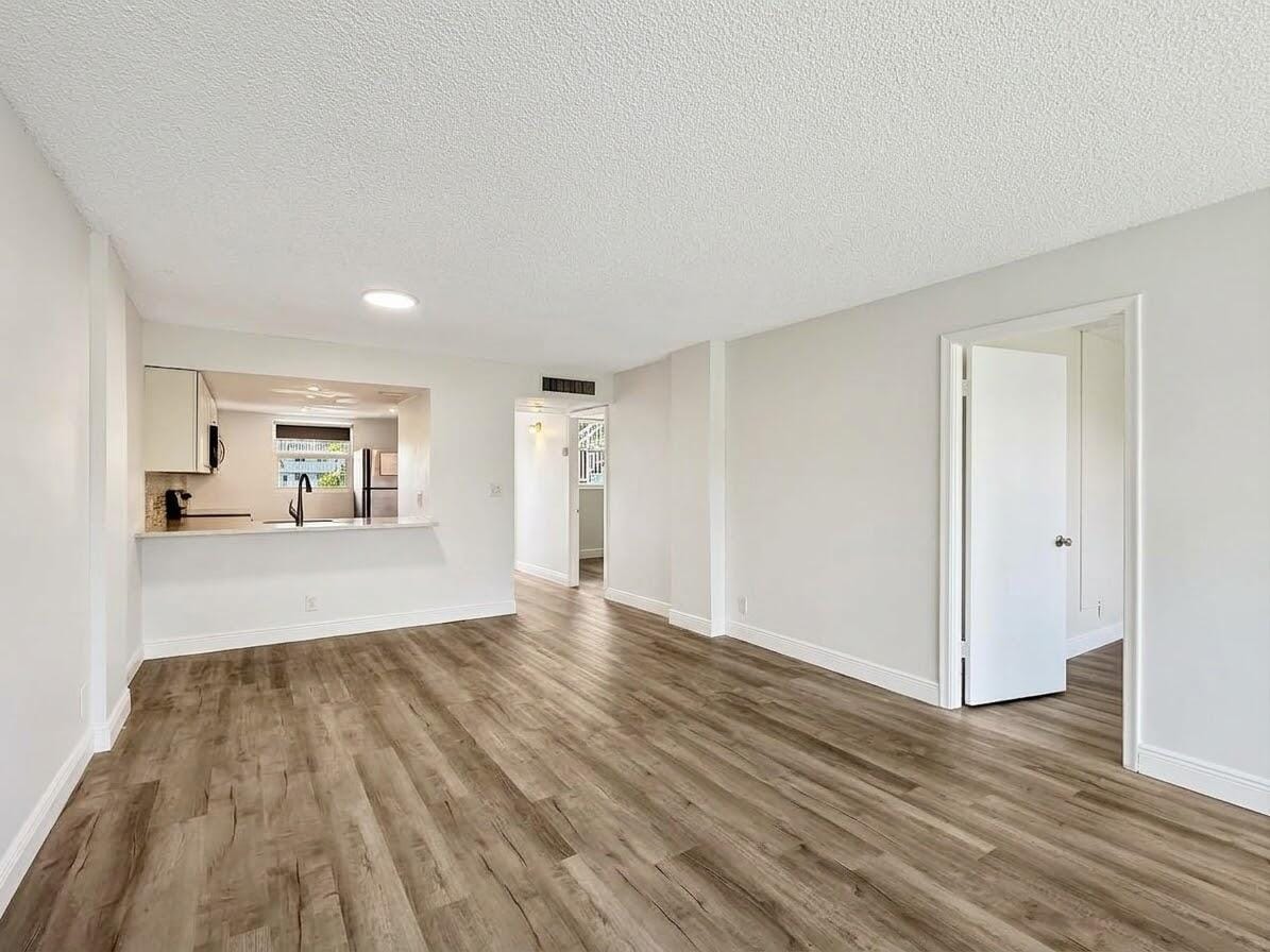 114 Royal Pk Drive 3A — photo 8