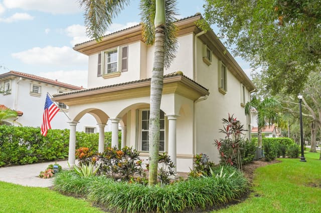 654 CASTLE Drive, Palm Beach Gardens, FL 33410