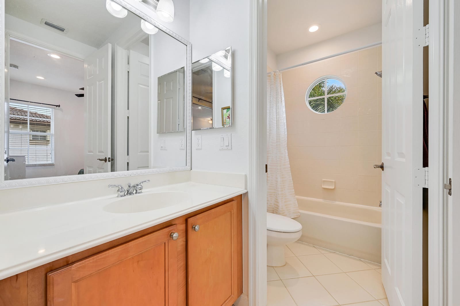 654 CASTLE Drive — photo 12