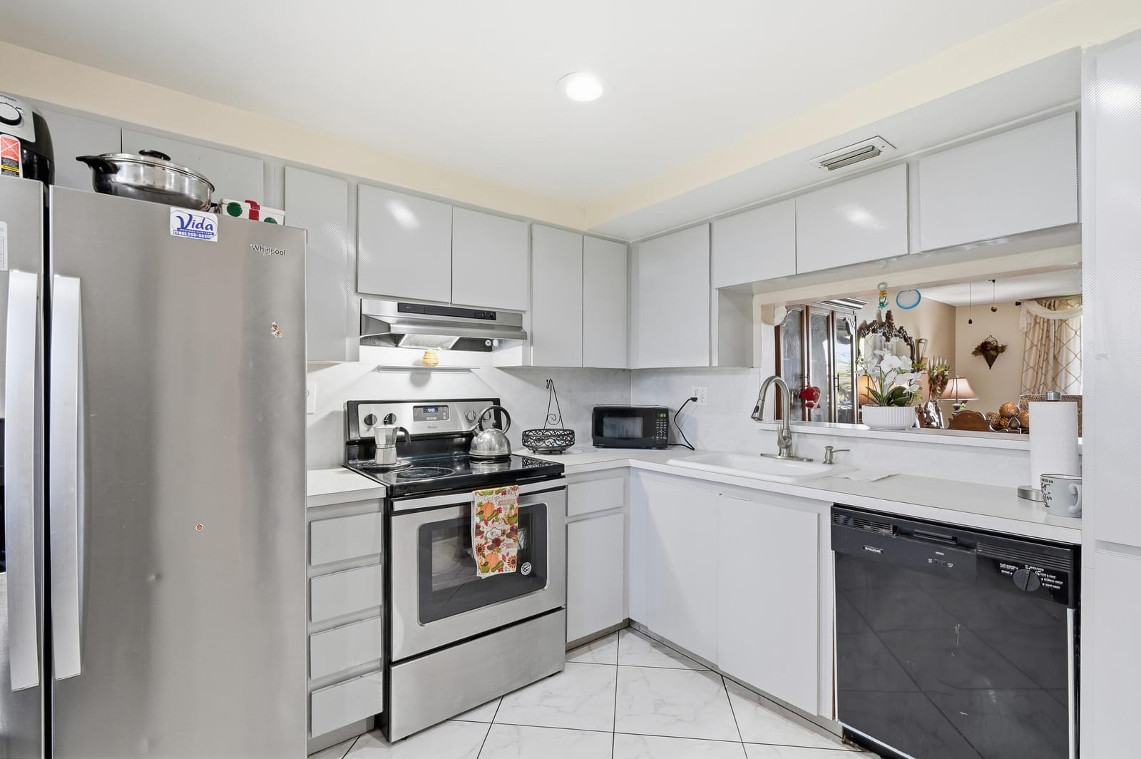 1000 Colony Point Circle 110, Pembroke Pines, FL 33026 photo 13