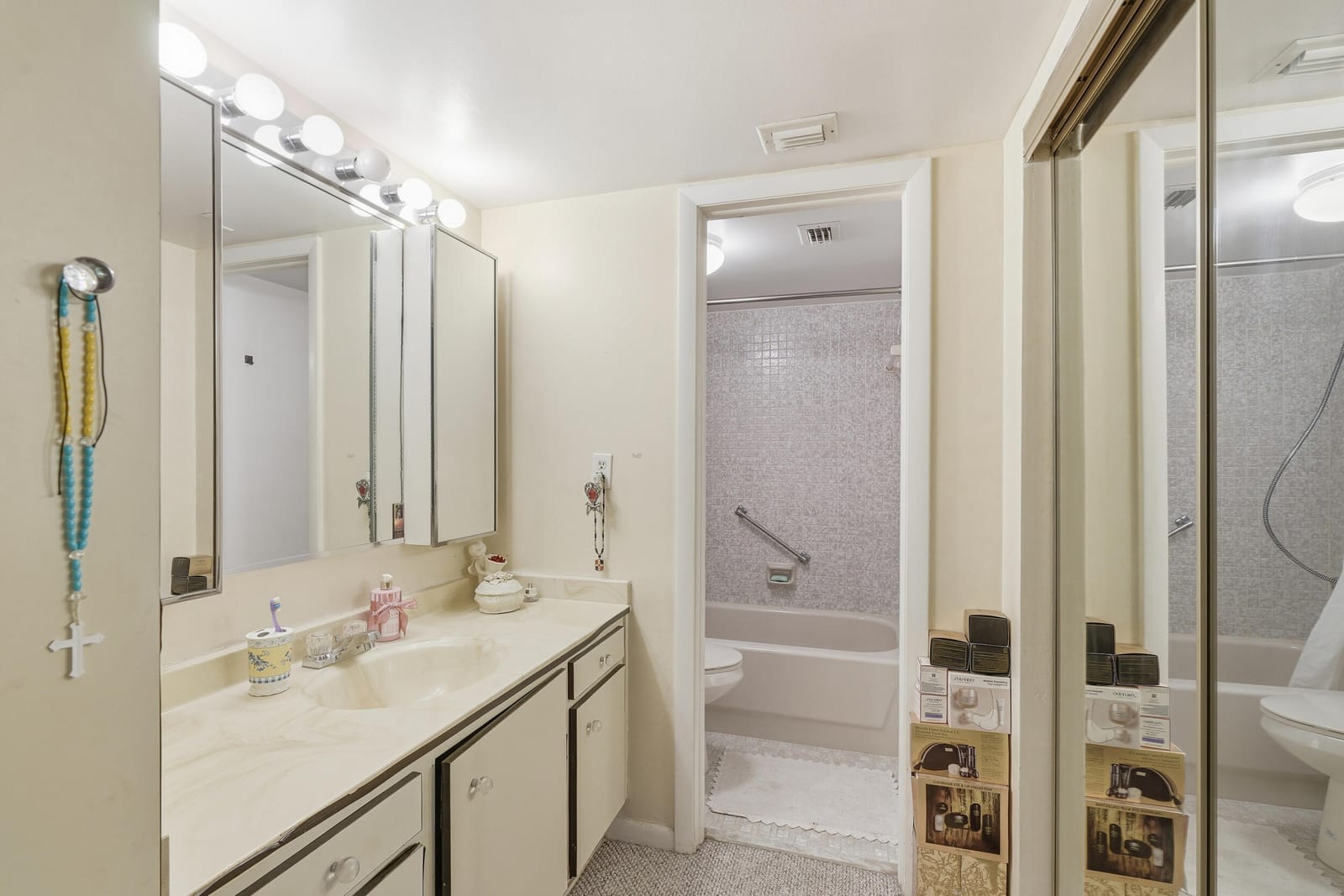 1000 Colony Point Circle 110, Pembroke Pines, FL 33026 photo 17