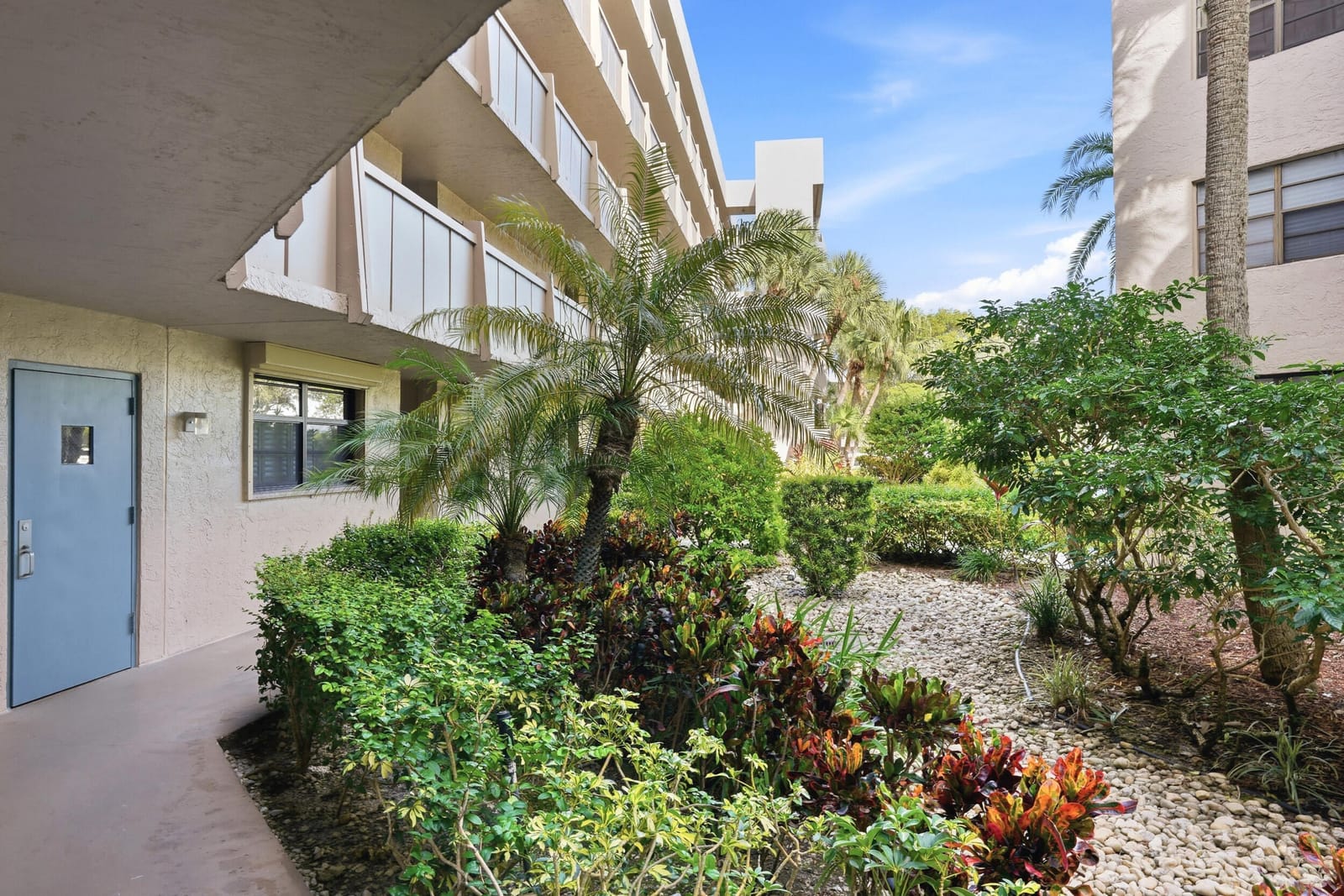 1000 Colony Point Circle 110 — photo 5