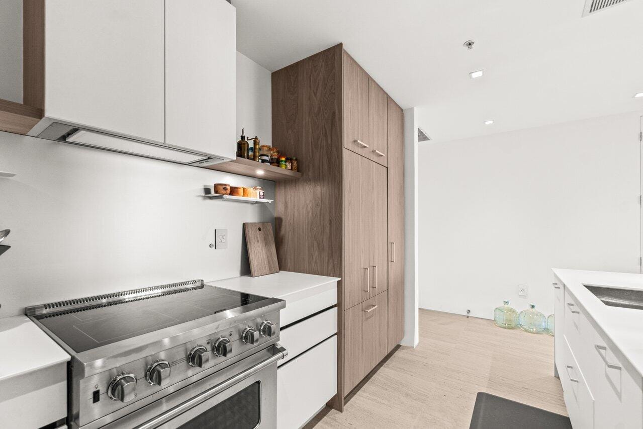 300 S AUSTRALIAN Avenue 1104 — photo 4
