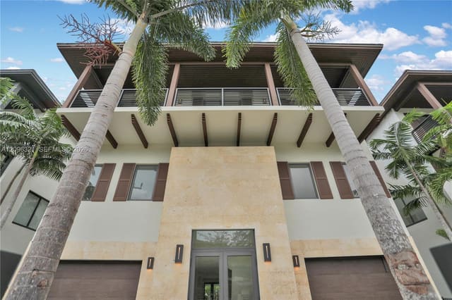 3550 W Glencoe Street, Miami, FL 33133