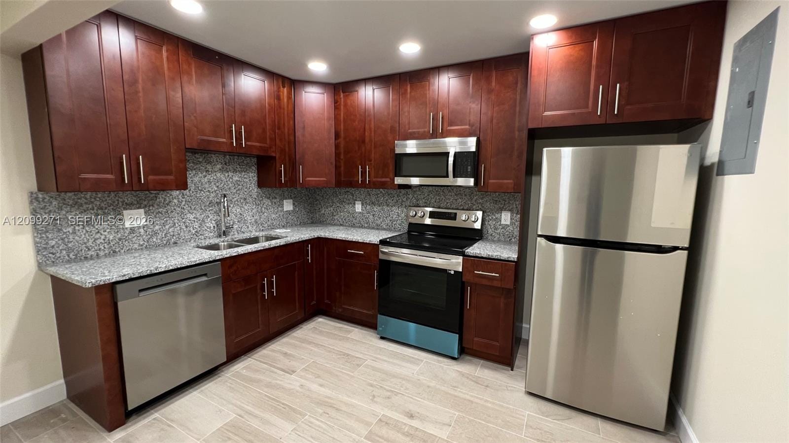 2561 NE 10th Court 2561, Pompano Beach, FL 33062 photo 2