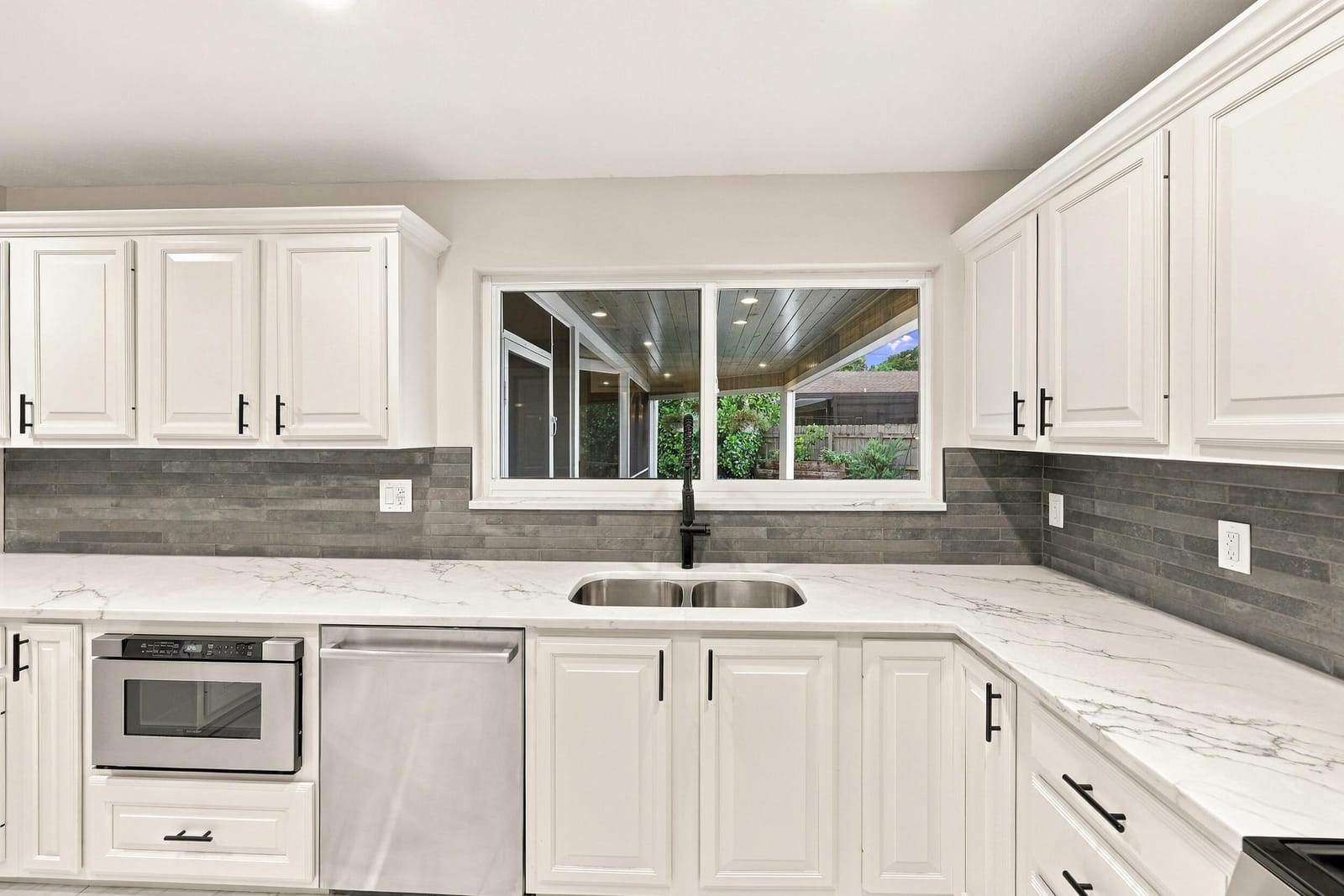 3590 Lakeview Drive — photo 12