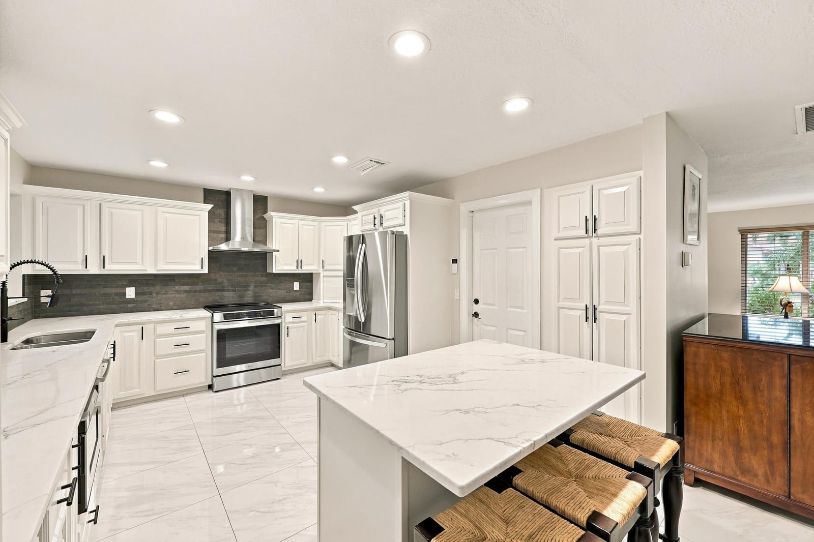 3590 Lakeview Drive — photo 10