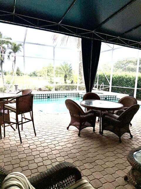 8047 N SAVANNAH Circle, Davie, FL 33328