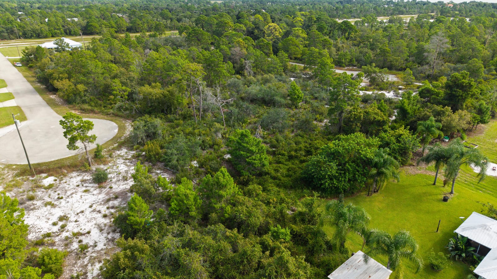 224 Fiji Way NE, Lake Placid, FL 33852 photo 3