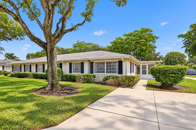 10137 S 44th Avenue, Boynton Beach, FL 33436