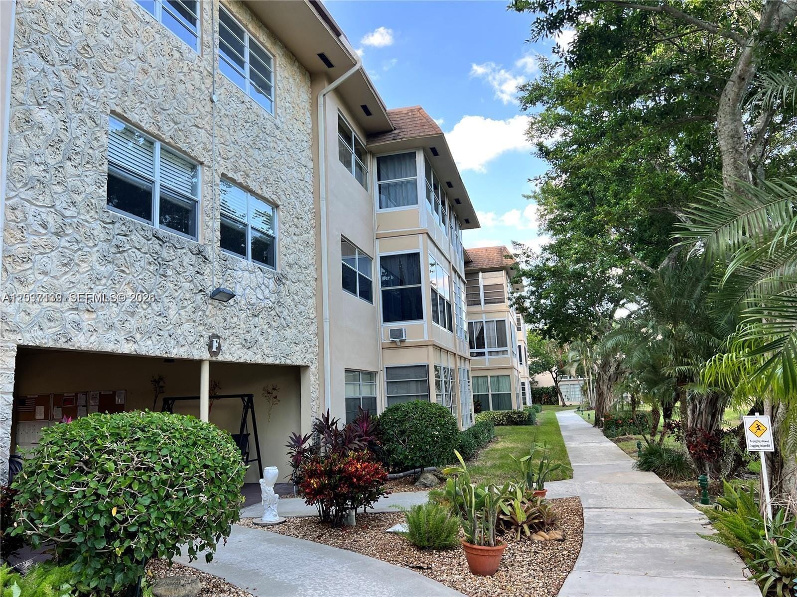 3530 NW 52nd Avenue 403, Lauderdale Lakes, FL 33319 photo 18