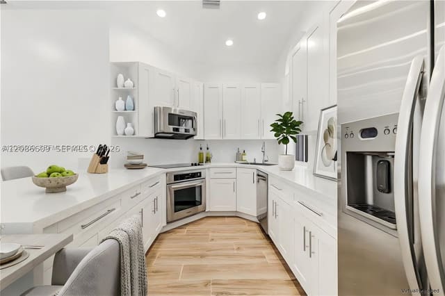 1290 Seagrape Circle, Weston, FL 33326