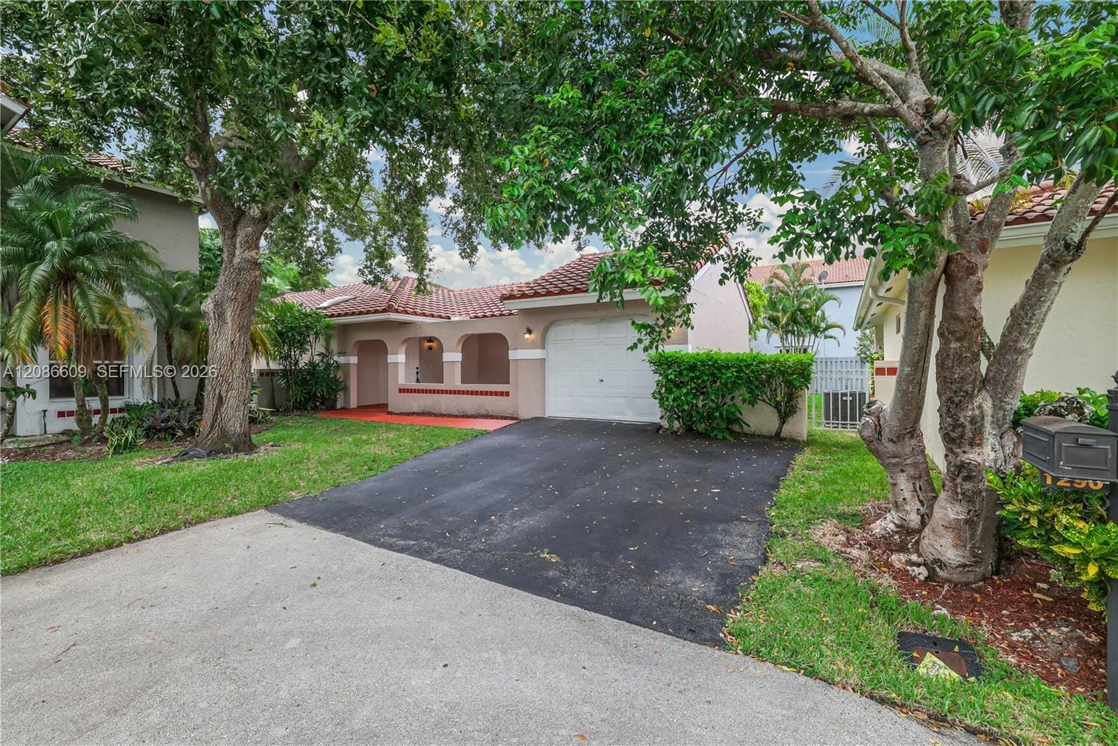 1290 Seagrape Circle, Weston, FL 33326 photo 7