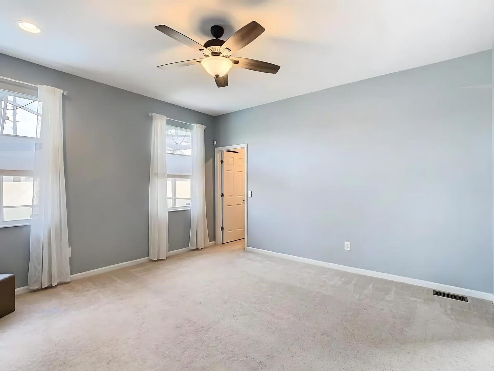 304 CALABAY PARC Boulevard, Davenport, FL 33897 photo 22