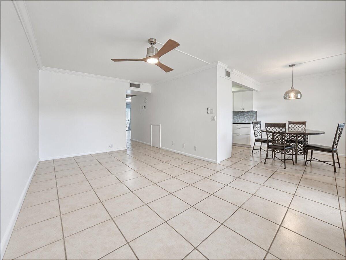 1018 NEWCASTLE A A — photo 9