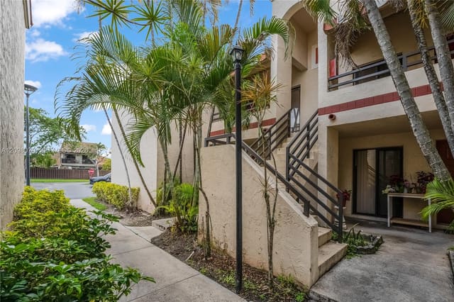 20150 NE 3rd Court 6, Miami, FL 33179