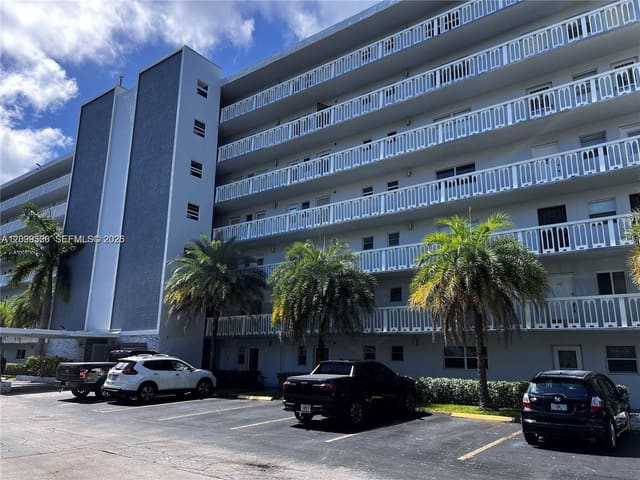 320 NE 12th Avenue 605, Hallandale Beach, FL 33009