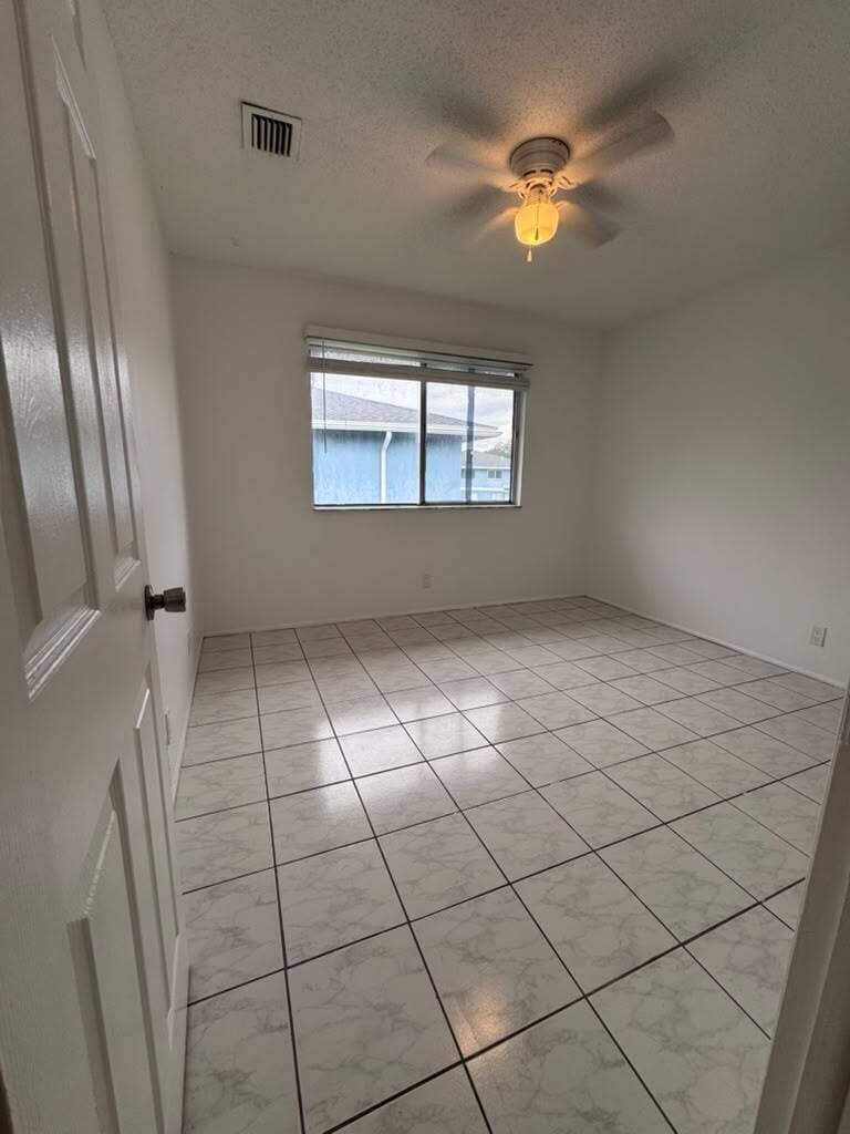 208 E TIFFANY Drive 2, Mangonia Park, FL 33407 photo 9