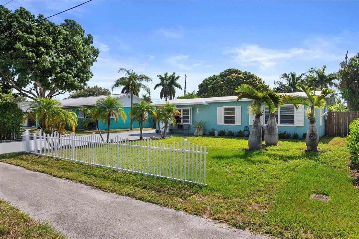 503 N PENNOCK Lane, Jupiter, FL 33458 photo 2